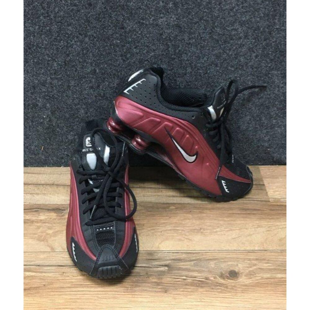 Nike Shox R4 Black Team Red Metallic Silver Sneakers Women's Size 7